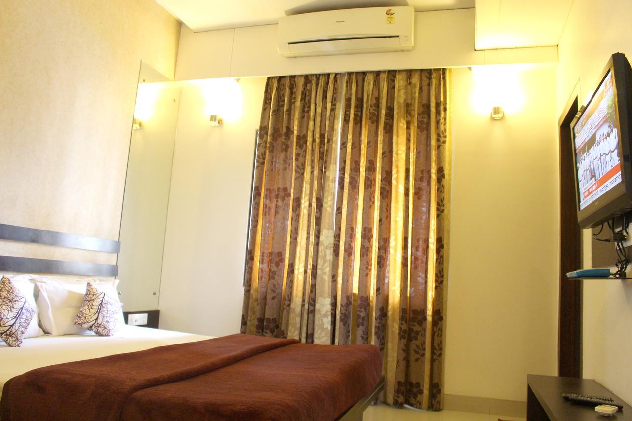 Hotel Aarya Inn Rāipur Exterior foto