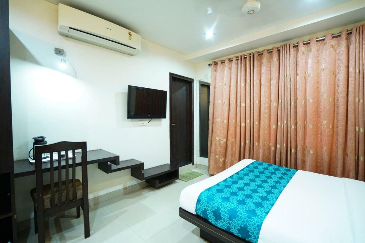 Hotel Aarya Inn Rāipur Exterior foto