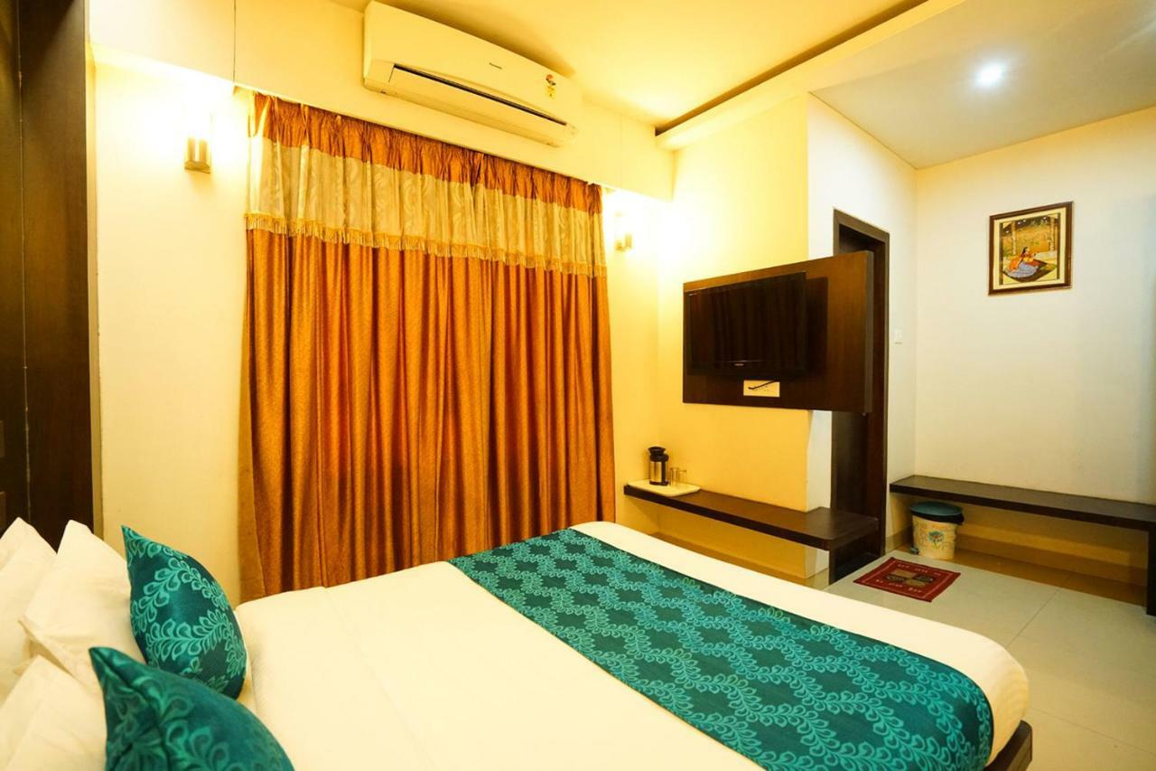 Hotel Aarya Inn Rāipur Exterior foto